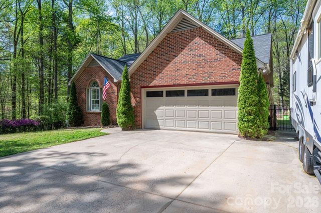 335 Cape Breton Trail, Gastonia, NC 28056