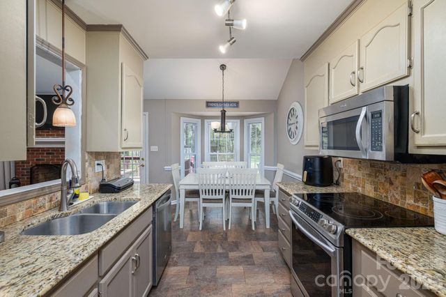 335 Cape Breton Trail, Gastonia, NC 28056