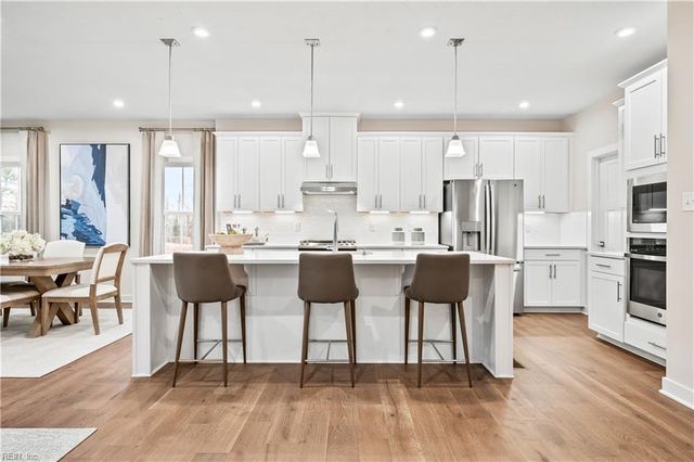 322 Tributary LN, Carrollton, VA 23314