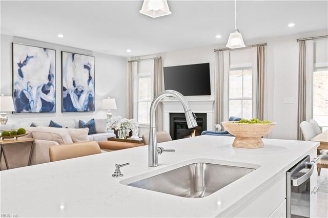 322 Tributary LN, Carrollton, VA 23314