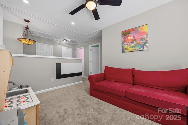 809 Rock Lake Glen, Fort Mill, SC 29715