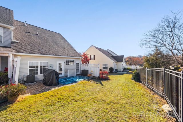 809 Rock Lake Glen, Fort Mill, SC 29715
