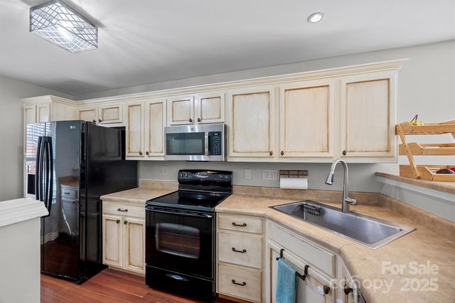 809 Rock Lake Glen, Fort Mill, SC 29715