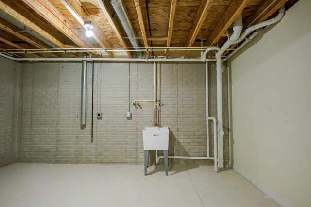 1644 S Memorial DRIVE, Racine, WI 53403