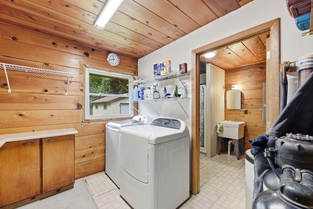 8887 Elm Valley Road, Union Pier, MI 49129