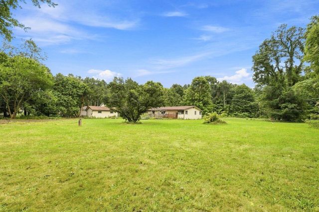 8887 Elm Valley Road, Union Pier, MI 49129
