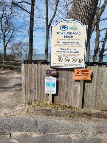 8887 Elm Valley Road, Union Pier, MI 49129