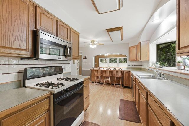 8887 Elm Valley Road, Union Pier, MI 49129