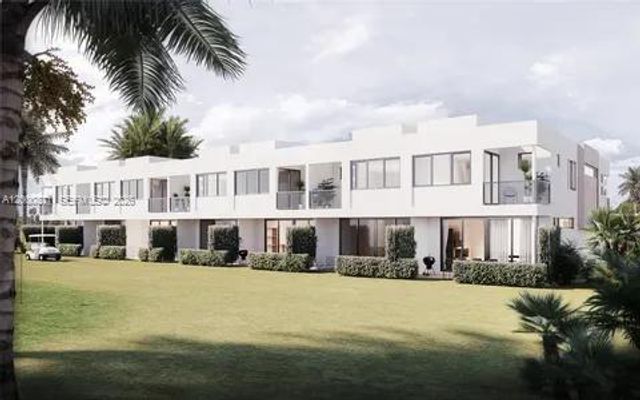 700 Cypress Grove Drive, Pompano Beach, FL 33069