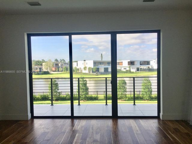 16580 Sunset Way 16580, Weston, FL 33326