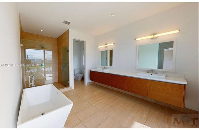 16580 Sunset Way 16580, Weston, FL 33326