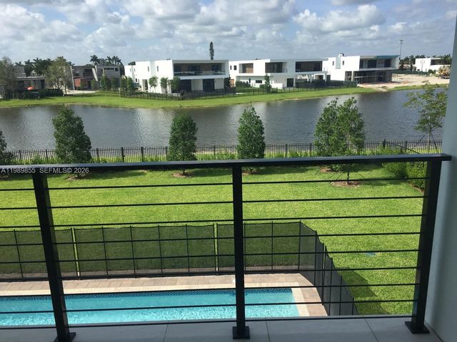 16580 Sunset Way 16580, Weston, FL 33326