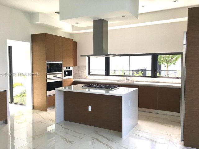 16580 Sunset Way 16580, Weston, FL 33326