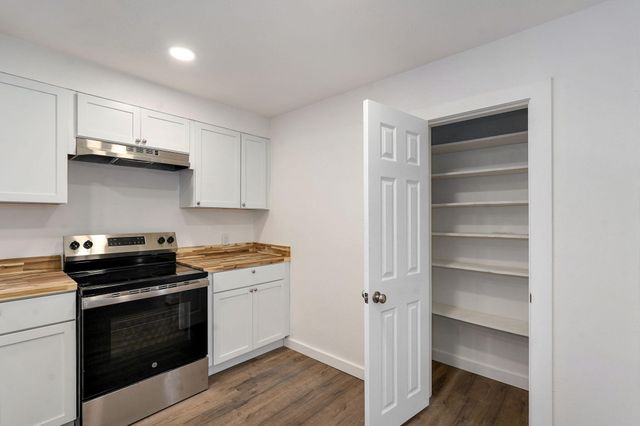 2353 E Locust Street, Springfield, MO 65803