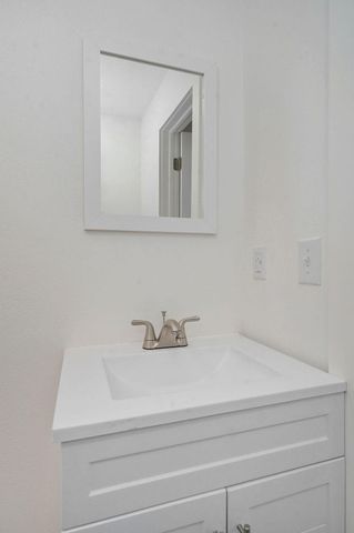 2353 E Locust Street, Springfield, MO 65803