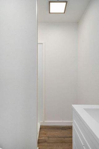 2353 E Locust Street, Springfield, MO 65803