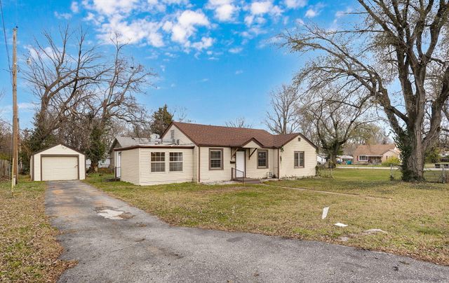 2353 E Locust Street, Springfield, MO 65803
