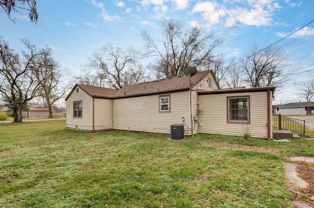2353 E Locust Street, Springfield, MO 65803
