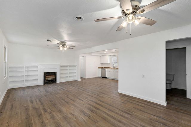 2353 E Locust Street, Springfield, MO 65803