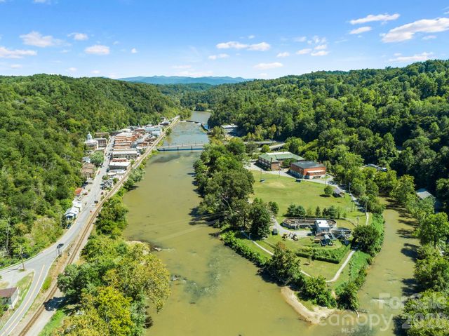 124 N Main Street 2, Mars Hill, NC 28754