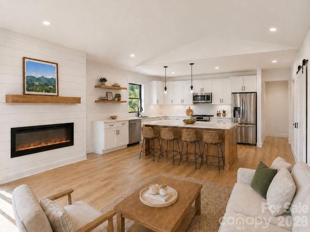 124 N Main Street 2, Mars Hill, NC 28754