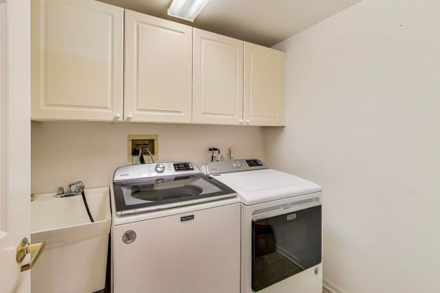 7021 W Touhy Avenue 509, Niles, IL 60714