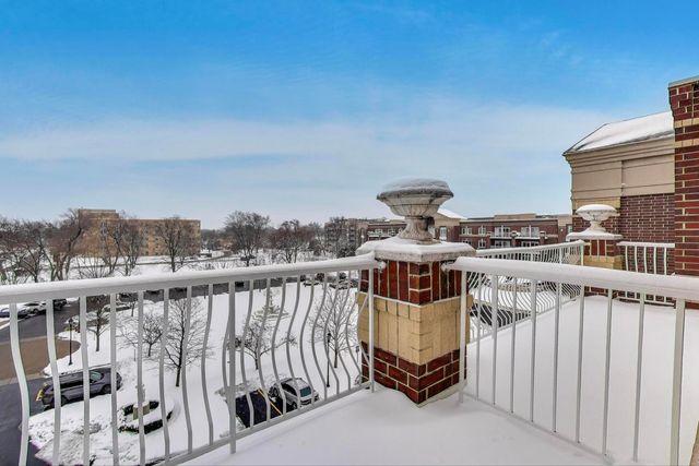 7021 W Touhy Avenue 509, Niles, IL 60714