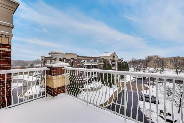 7021 W Touhy Avenue 509, Niles, IL 60714