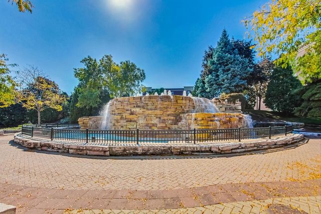 7021 W Touhy Avenue 509, Niles, IL 60714