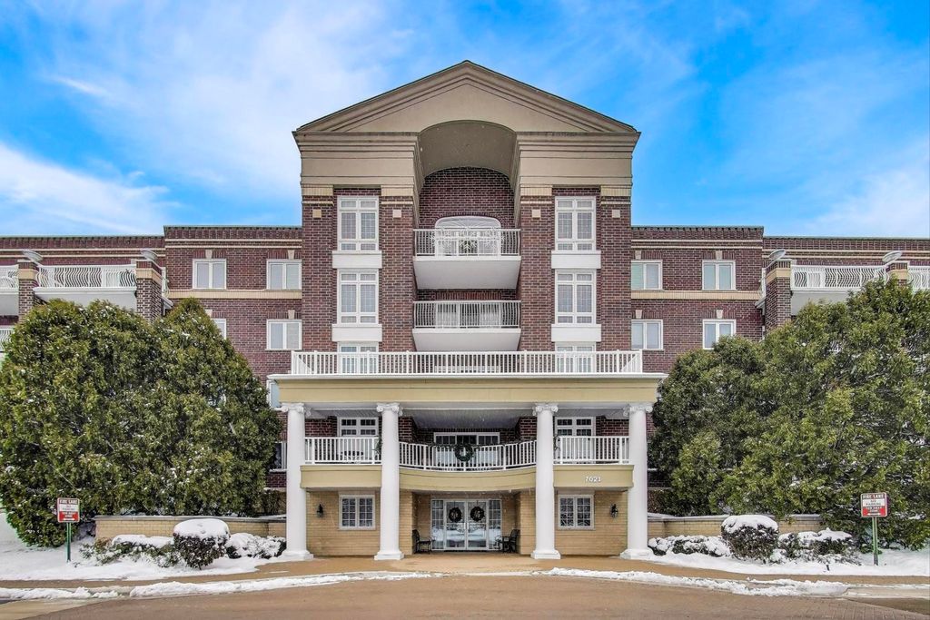 7021 W Touhy Avenue 509, Niles, IL 60714