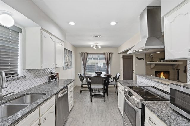 1701 Tobie Layne Street, Benbrook, TX 76126