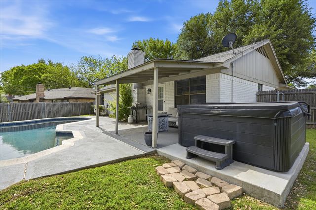 1701 Tobie Layne Street, Benbrook, TX 76126