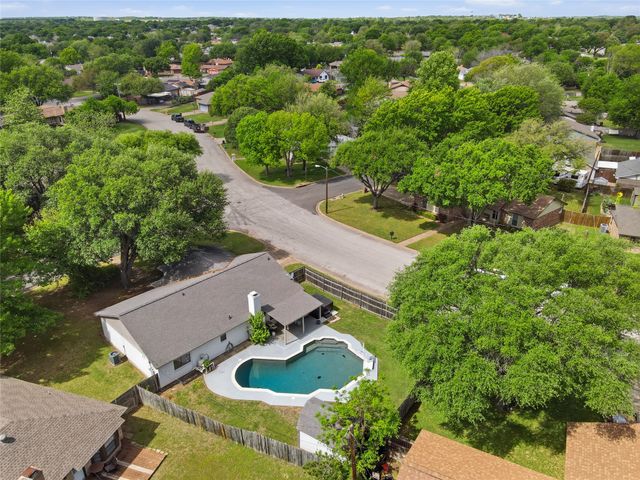 1701 Tobie Layne Street, Benbrook, TX 76126