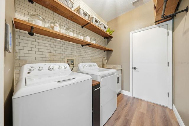 1941 CITRUS COURT, Mount Dora, FL 32757