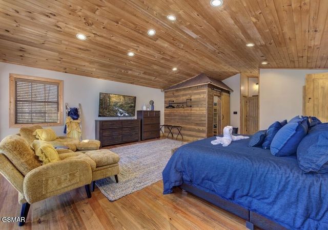 125 Cricket Hollow Way, Cosby, TN 37722