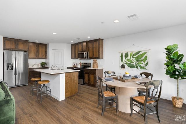 7305 Erskineville Drive, Bakersfield, CA 93307