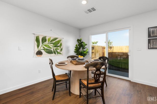 7305 Erskineville Drive, Bakersfield, CA 93307