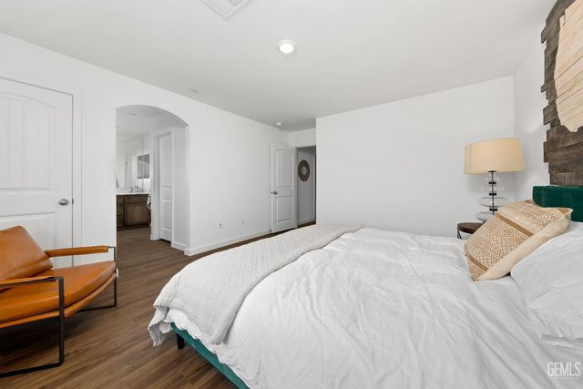 7305 Erskineville Drive, Bakersfield, CA 93307