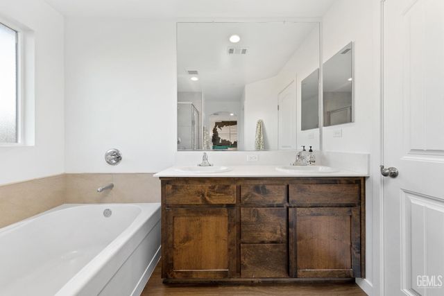 7305 Erskineville Drive, Bakersfield, CA 93307