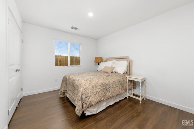 7305 Erskineville Drive, Bakersfield, CA 93307