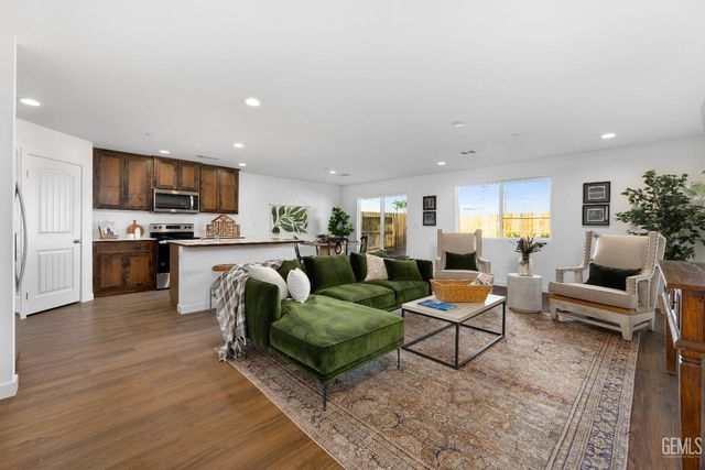 7305 Erskineville Drive, Bakersfield, CA 93307