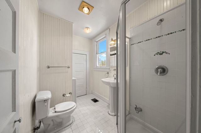 807 S Eagle St, Fredericksburg, TX 78624