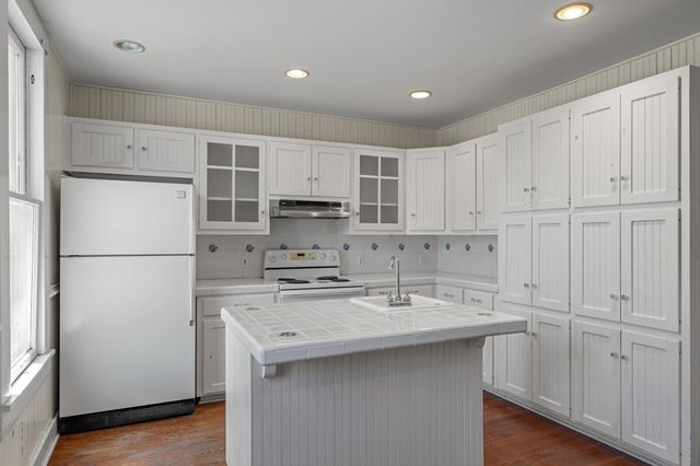807 S Eagle St, Fredericksburg, TX 78624