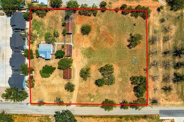 807 S Eagle St, Fredericksburg, TX 78624