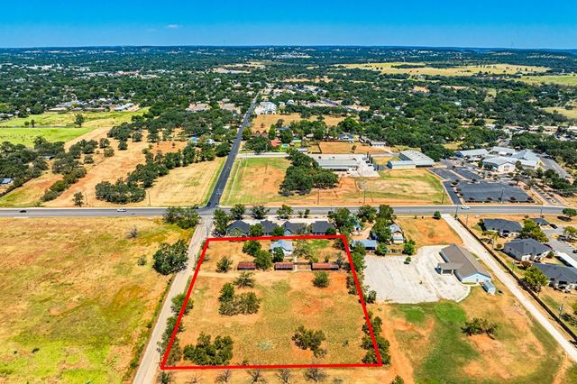 807 S Eagle St, Fredericksburg, TX 78624
