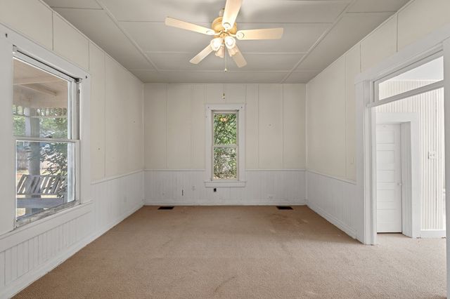 807 S Eagle St, Fredericksburg, TX 78624