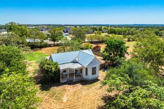 807 S Eagle St, Fredericksburg, TX 78624