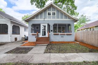 910 11th Street S, Fargo, ND 58103