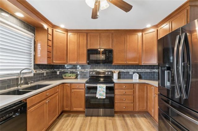 5515 Granada Street, Roeland Park, KS 66205