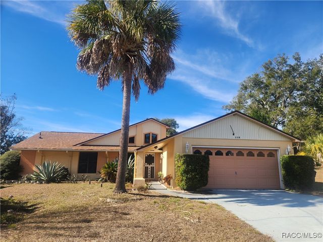 200 N Entry Oaks Point, Lecanto, FL 34461